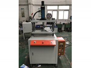 江蘇客戶定購自動保壓熱壓機